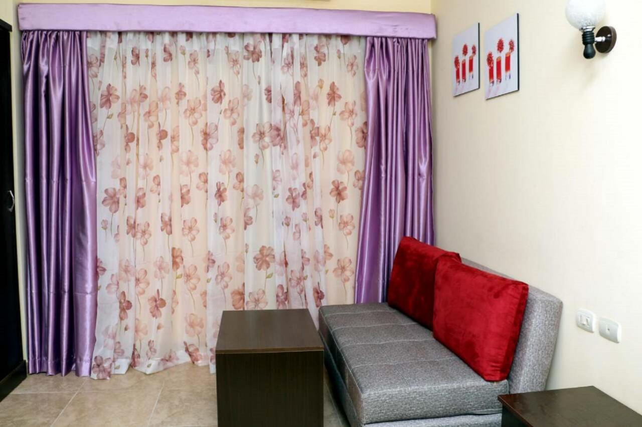 Studio H In Florenza Khamsin Hurghada Bagian luar foto