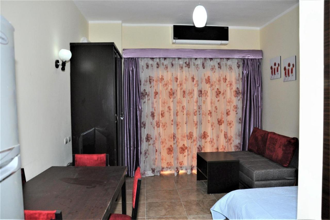 Studio H In Florenza Khamsin Hurghada Bagian luar foto